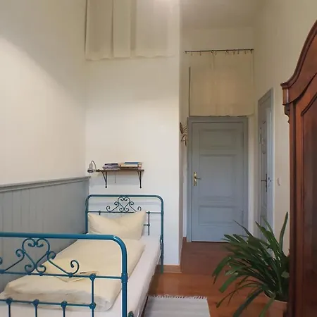 Bed & Breakfast Herrenhaus Libnow *